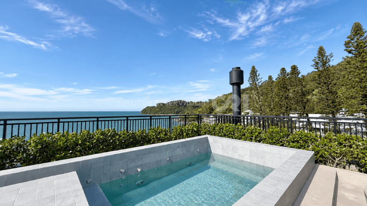Apartamento Frente Mar Mobiliado com 3 Suítes no La Plage em Cabeçudas, Itajaí