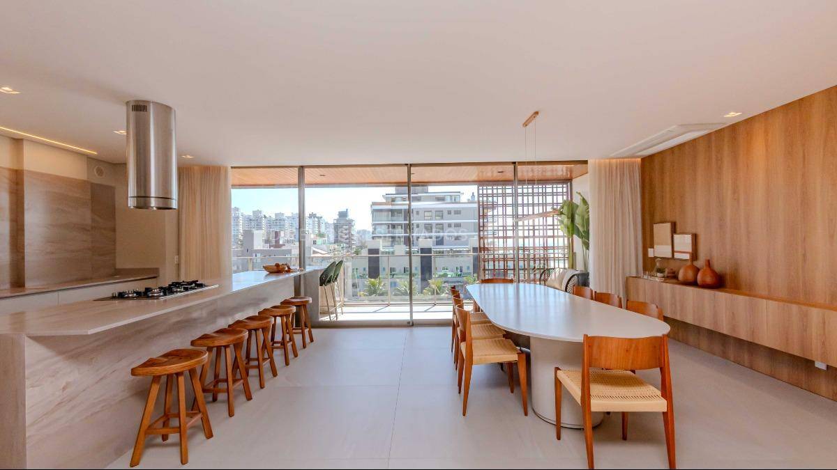Apartamento Frente Mar com 3 Suítes no Tirreno Residenziale na Praia Brava em Itajaí