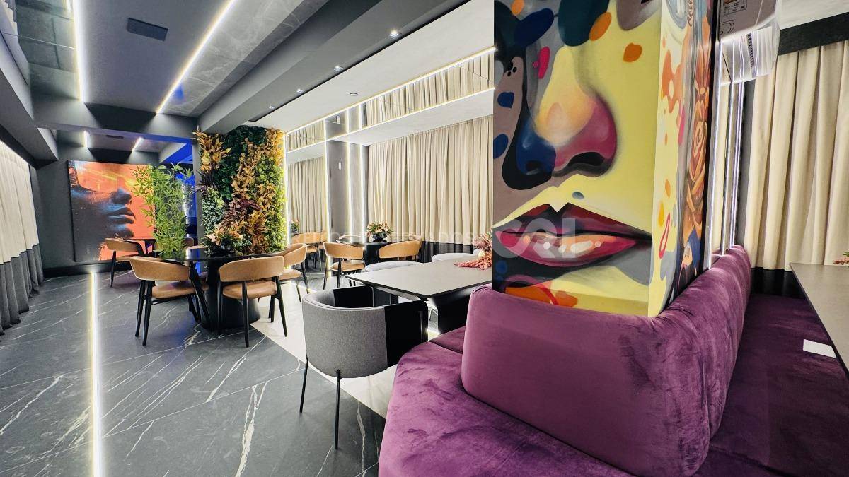 Apartamento com 4 suítes no Shanghai Tower na Meia Praia em Itapema