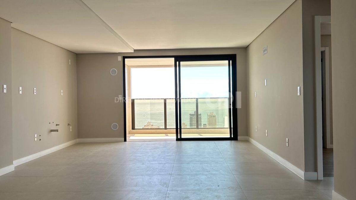 Apartamento com 3 Suítes no Torres da Brava Brisa na Praia Brava em Itajaí