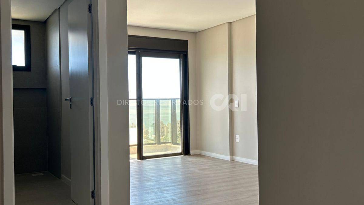 Apartamento com 3 Suítes no Torres da Brava Brisa na Praia Brava em Itajaí