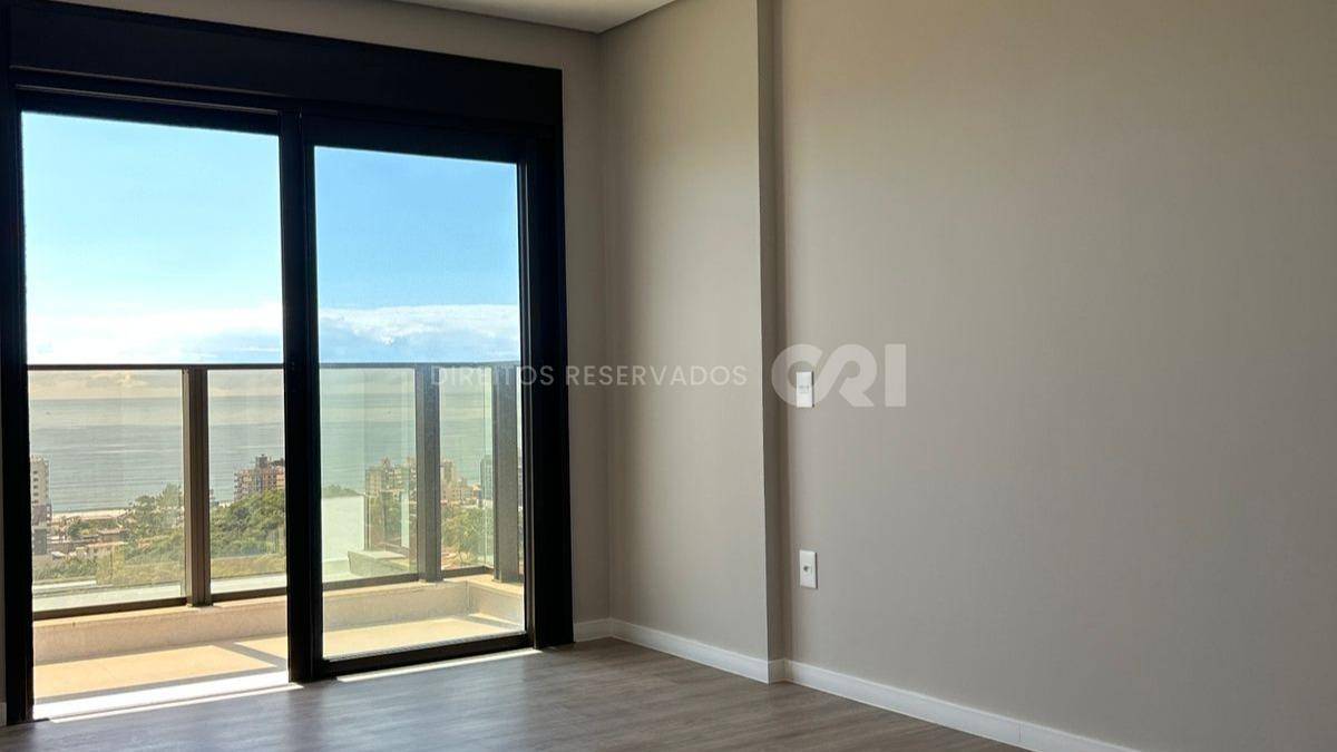Apartamento com 3 Suítes no Torres da Brava Brisa na Praia Brava em Itajaí