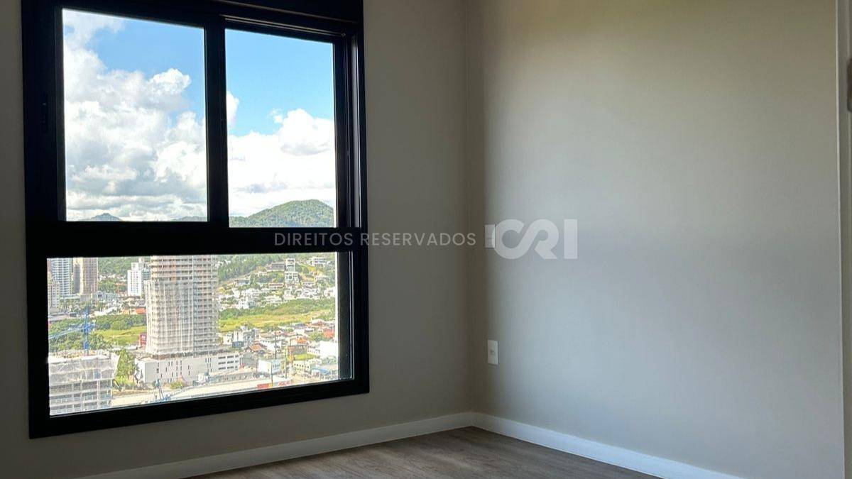 Apartamento com 3 Suítes no Torres da Brava Brisa na Praia Brava em Itajaí