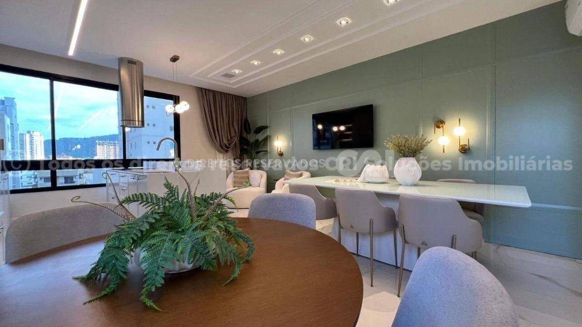 Apartamento com 3 suítes no Residencial Monte Napoleone no Centro em Itapema