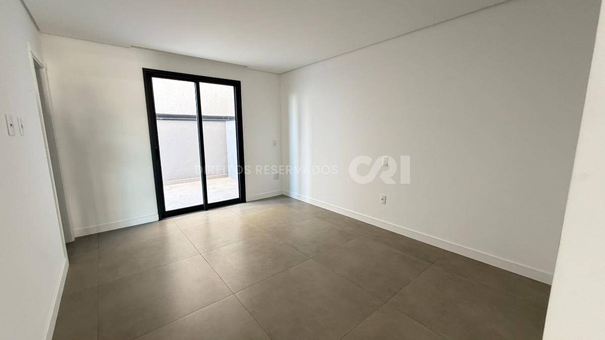 Apartamento com 3 Suítes no Lagom no Centro de Balneário Camboriú