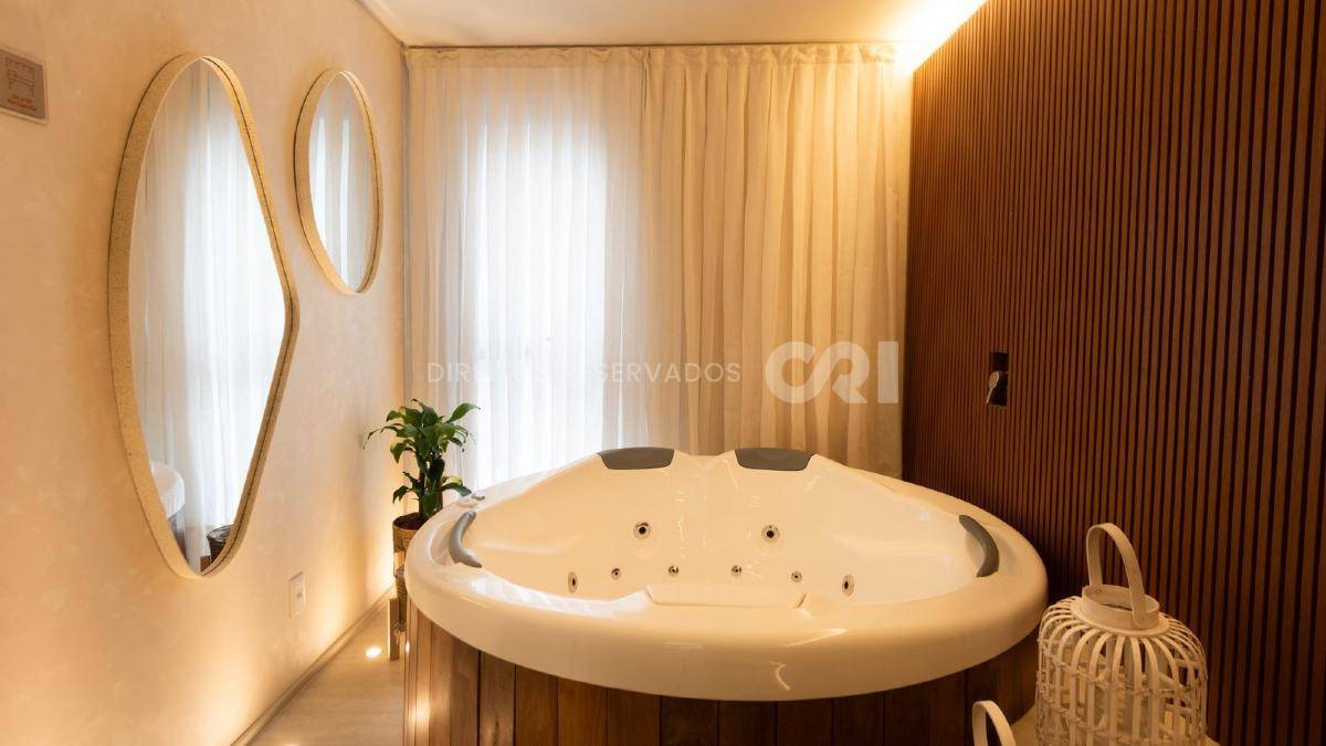 Apartamento com 3 suítes no Brava Sixteen na Praia Brava em Itajaí