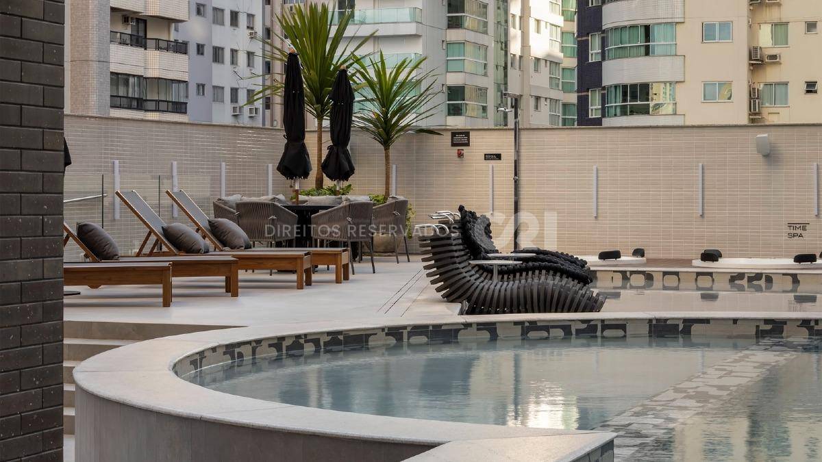Cobertura com 4 suítes no Edifício Timeless no Centro em Balneário Camboriú