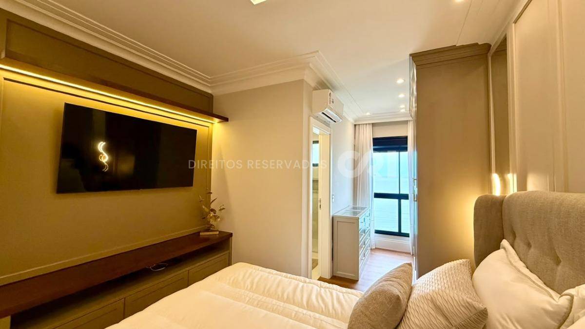 Apartamento frente mar com 4 Suítes no Jardim Europa, Perequê, Porto Belo