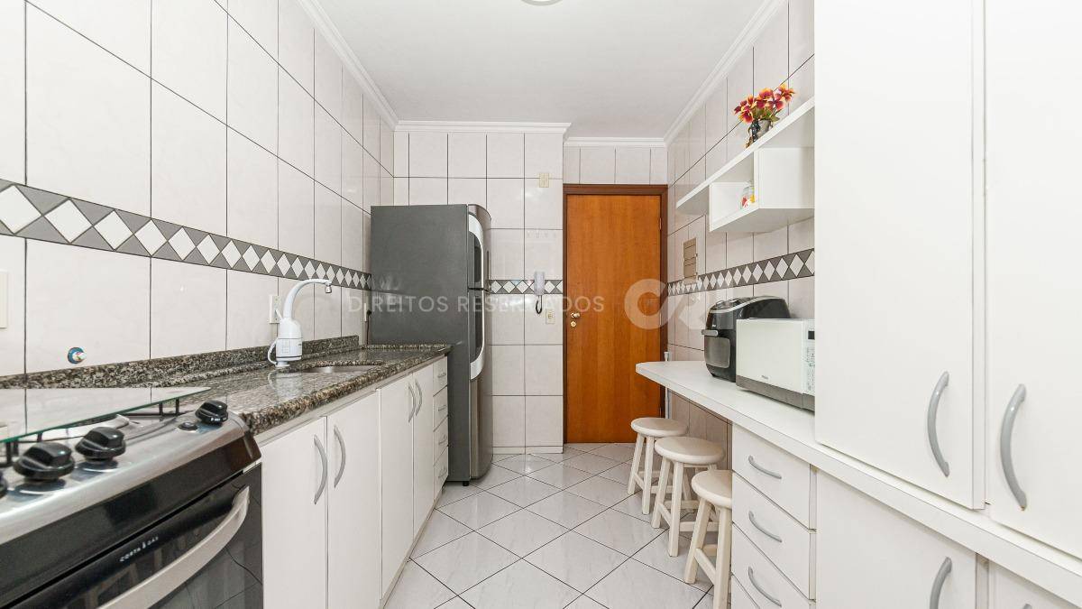 Apartamento Mobiliado com 2 Dormitórios no Edifício Michigan, Barra Norte, Balneário Camboriú