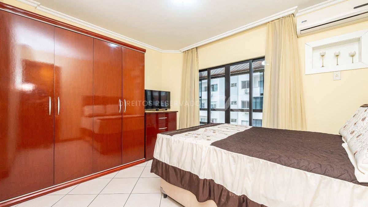 Apartamento Mobiliado com 2 Dormitórios no Edifício Michigan, Barra Norte, Balneário Camboriú