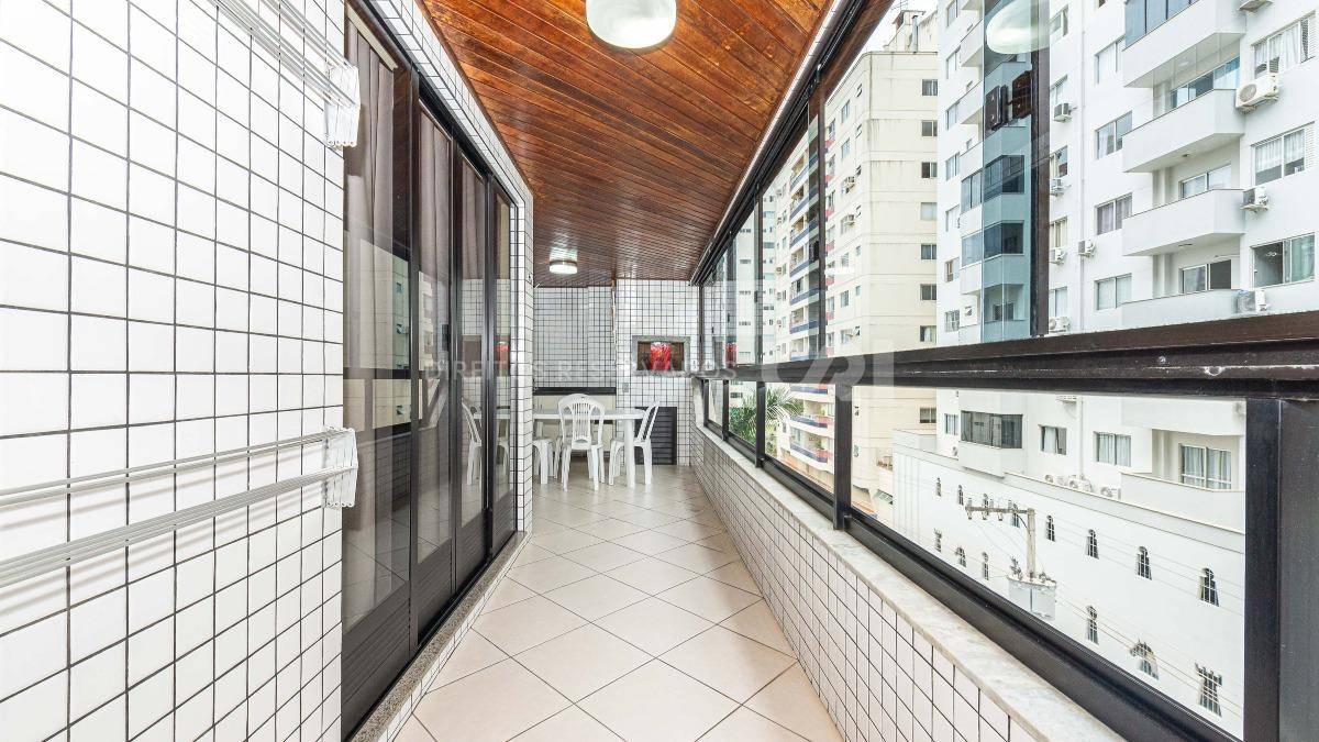 Apartamento Mobiliado com 2 Dormitórios no Edifício Michigan, Barra Norte, Balneário Camboriú