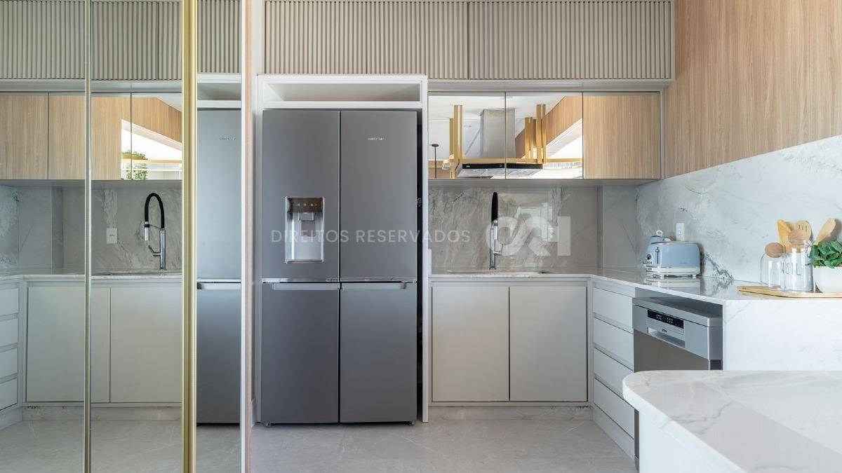 Apartamento Mobiliado com 4 Suítes no San Lorenzo, Centro de Itapema