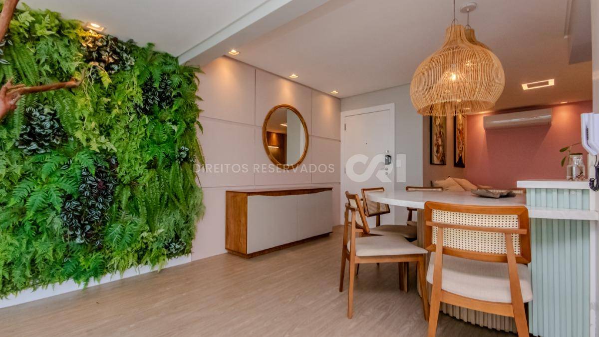 Apartamento com 2 Dormitórios no Edifício Le Blanc, Pioneiros, Balneário Camboriú