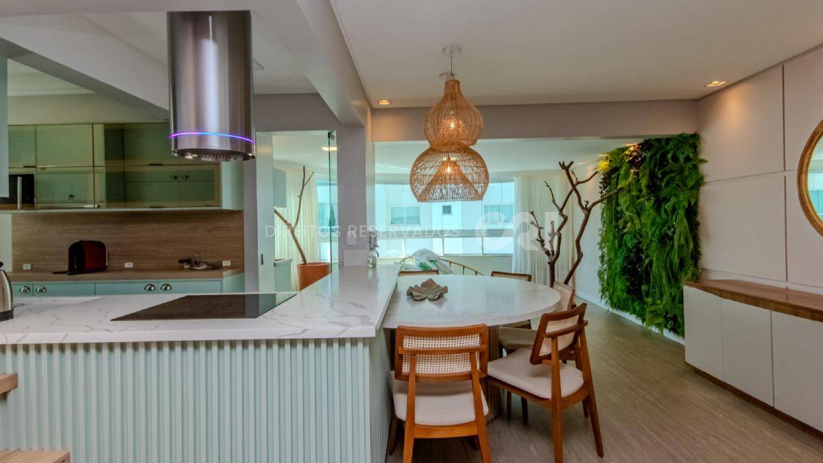 Apartamento com 2 Dormitórios no Edifício Le Blanc, Pioneiros, Balneário Camboriú