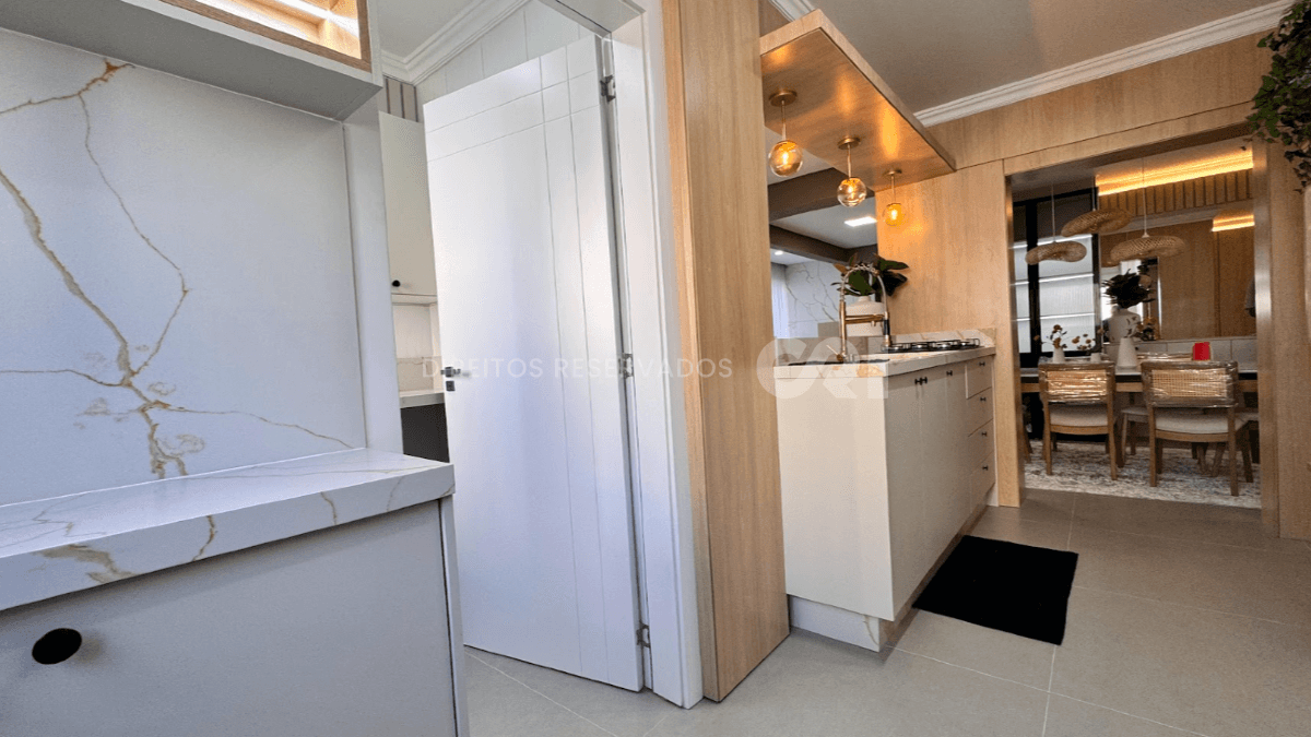 Apartamento Mobiliado com 3 Quartos no Edifício Costa do Sol, Centro de Balneário Camboriú