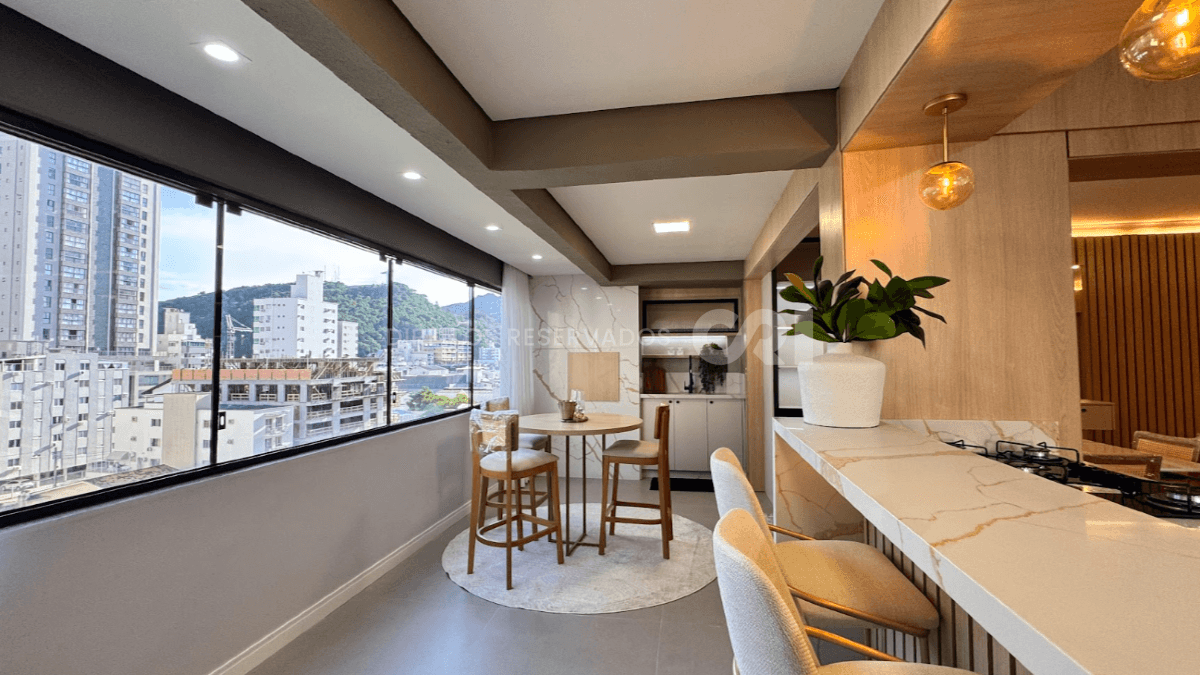 Apartamento Mobiliado com 3 Quartos no Edifício Costa do Sol, Centro de Balneário Camboriú