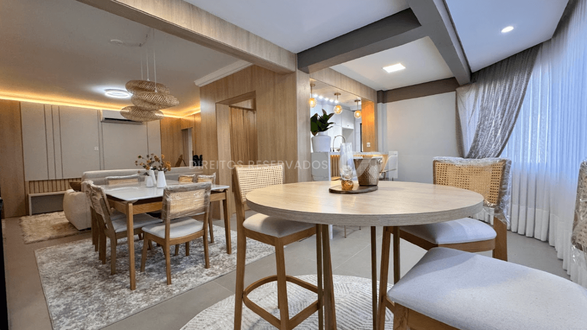 Apartamento Mobiliado com 3 Quartos no Edifício Costa do Sol, Centro de Balneário Camboriú