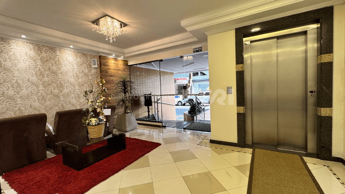 Apartamento Mobiliado com 3 Quartos no Edifício Costa do Sol, Centro de Balneário Camboriú