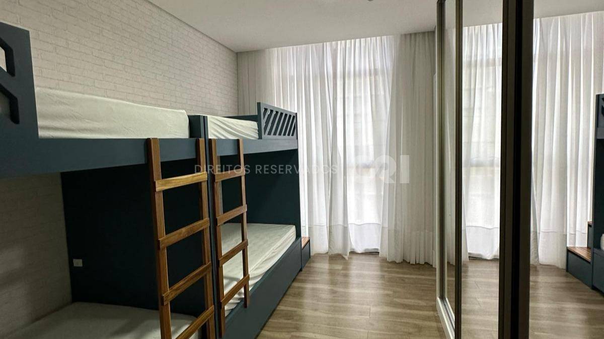 Apartamento com 3 Suítes no Marina View Residence no Canto da Praia em Itapema