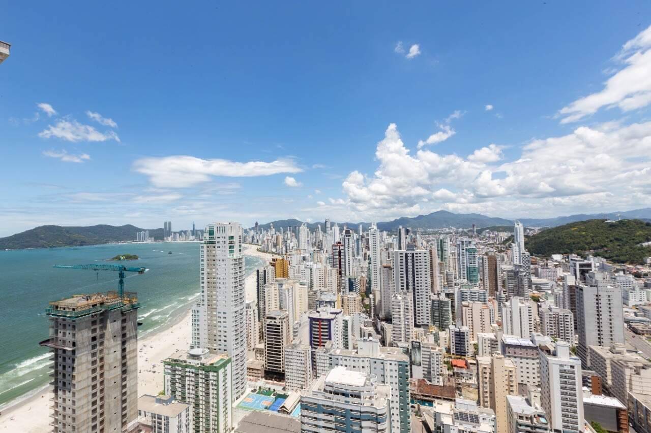 Foto do imóvel Apartamento no Alameda Jardins em Balneário Camboriú – 228m², 4 suítes e lazer completo
