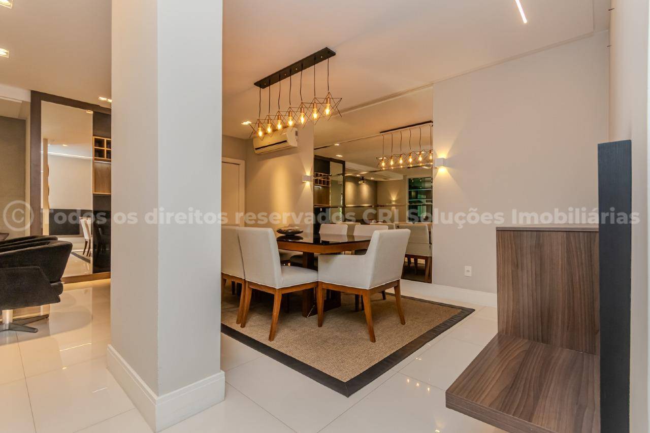 Foto do imóvel Apartamento com 3 Dormitórios no Chateau de Versailles no Centro de Balneário Camboriú