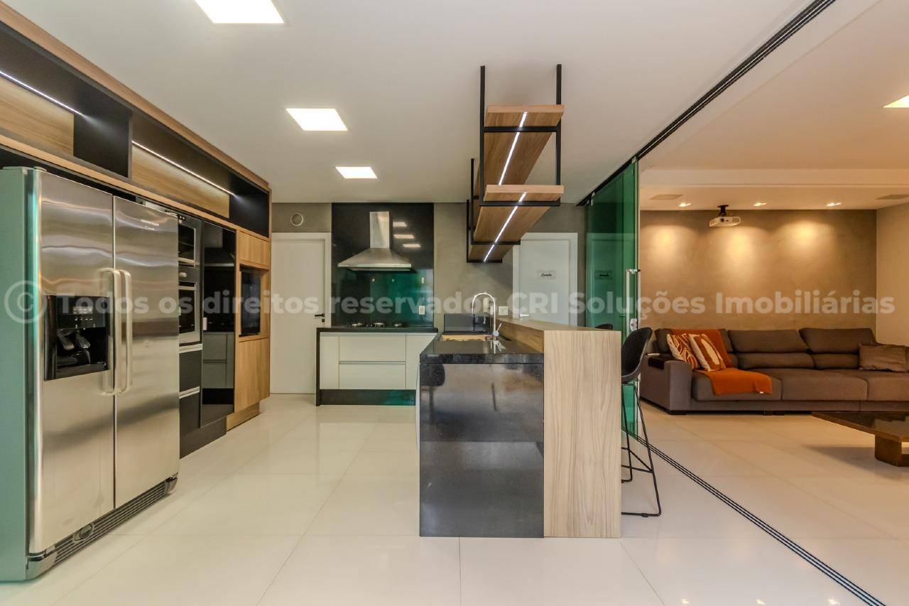 Foto do imóvel Apartamento com 3 Dormitórios no Chateau de Versailles no Centro de Balneário Camboriú