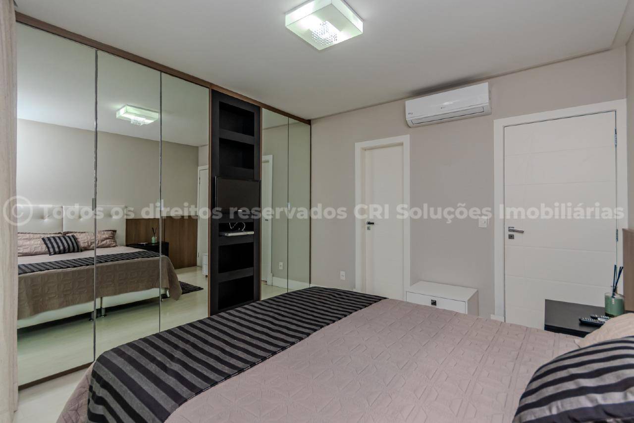 Foto do imóvel Apartamento com 3 Dormitórios no Chateau de Versailles no Centro de Balneário Camboriú