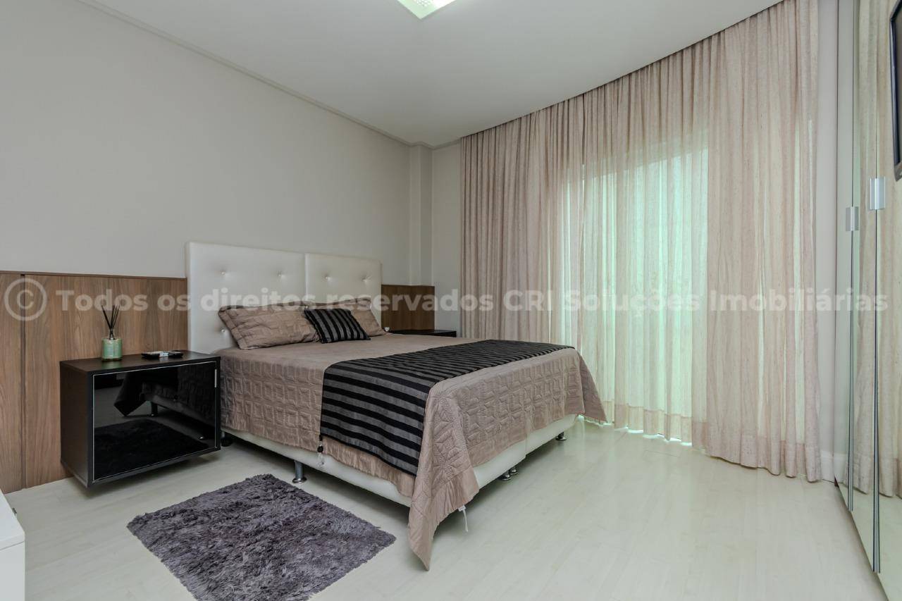 Foto do imóvel Apartamento com 3 Dormitórios no Chateau de Versailles no Centro de Balneário Camboriú