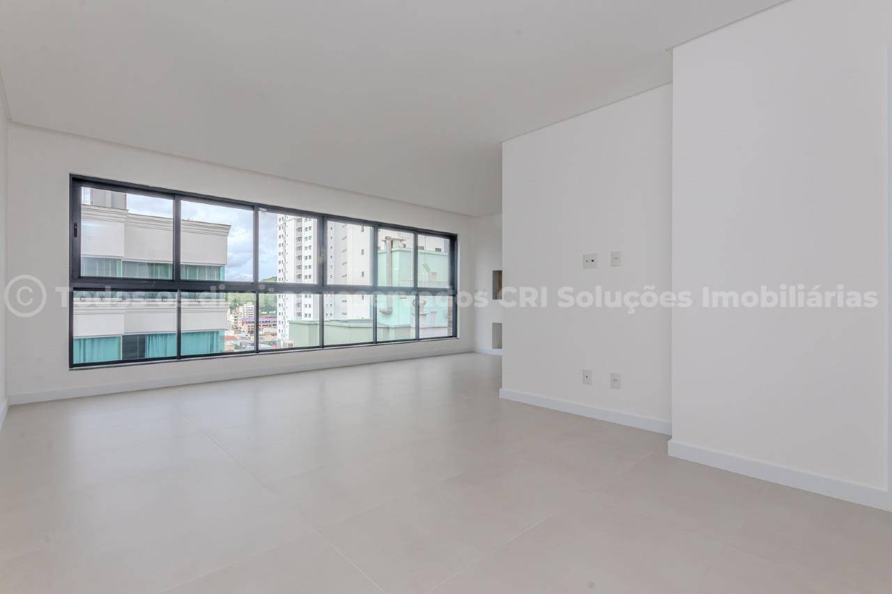 Apartamento no Edifício Tierra del Sol com 3 Suítes no Centro de Balneário Camboriú