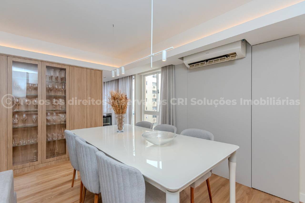 Foto do imóvel Apartamento 3 dormitórios no Edifício Pietro Zanella na Avenida Atlântica Balneário Camboriú