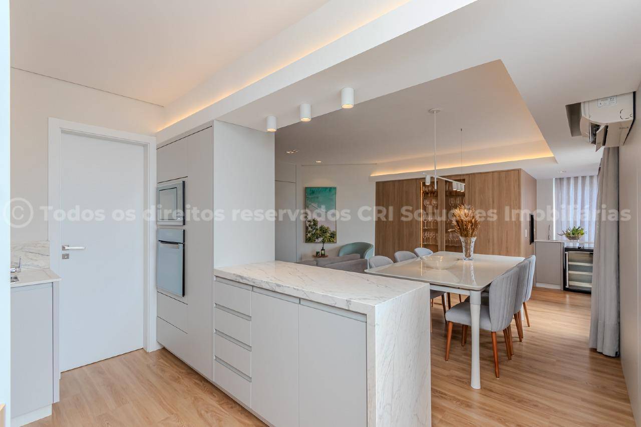 Foto do imóvel Apartamento 3 dormitórios no Edifício Pietro Zanella na Avenida Atlântica Balneário Camboriú