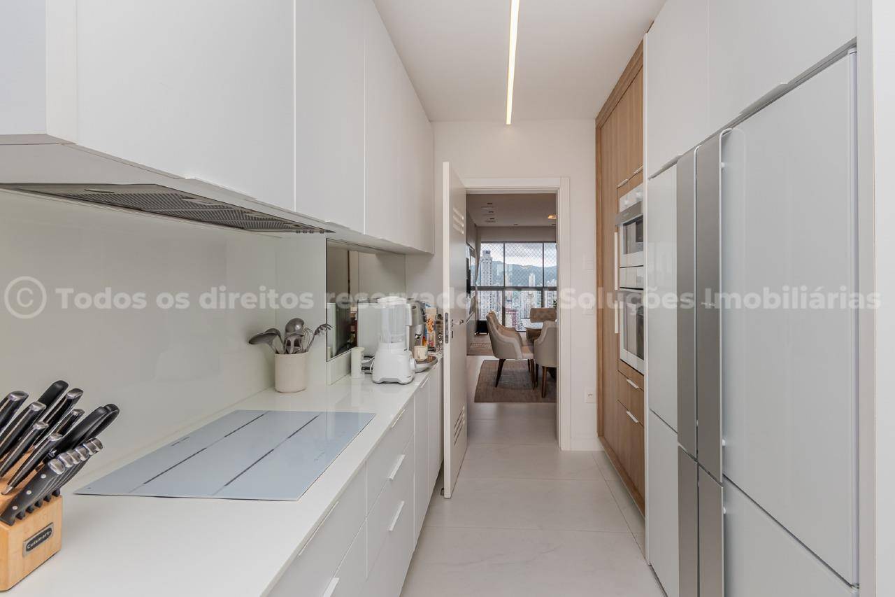 Foto do imóvel Apartamento 4 Suítes no Edifício Royal Tower Balneário Camboriú