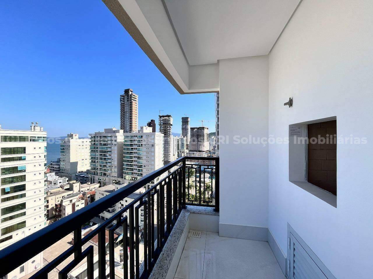 Apartamento com 3 suítes no San Lorenzo no Centro em Itapema