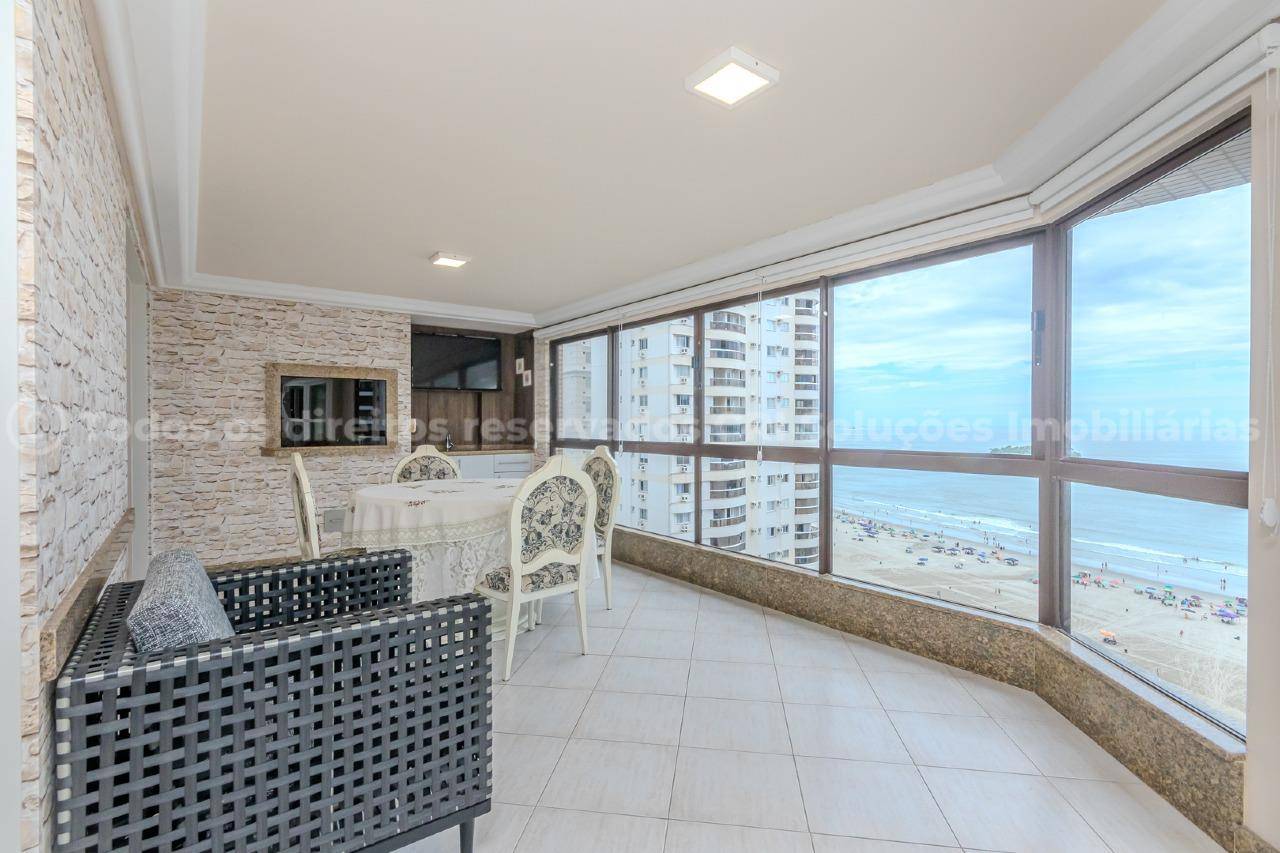 Foto do imóvel Apartamento Vista Mar Mobiliado á venda com 04 dormitórios no Edifício Solar Grimaldi em Balneário Camboriú