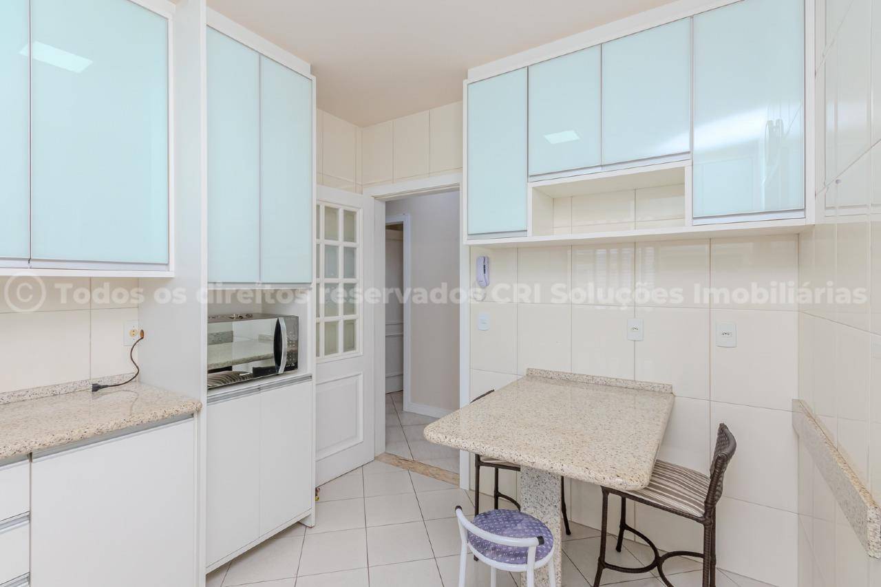 Foto do imóvel Apartamento Vista Mar Mobiliado á venda com 04 dormitórios no Edifício Solar Grimaldi em Balneário Camboriú