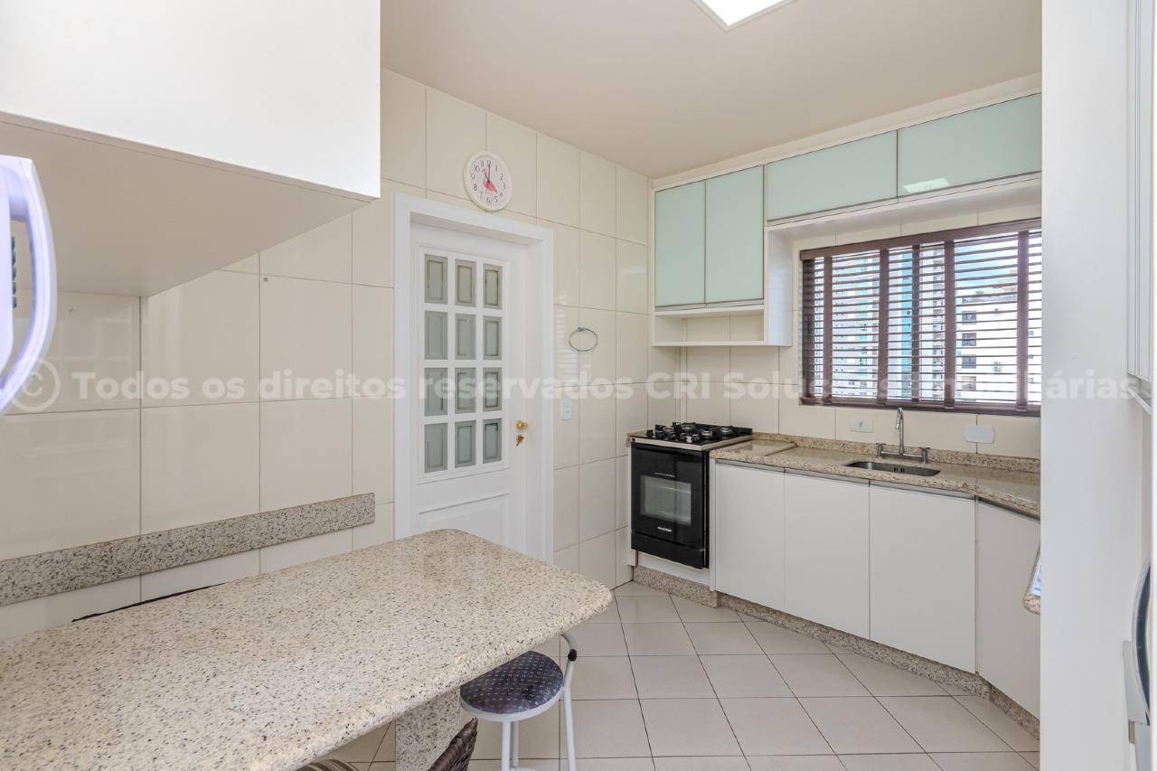 Foto do imóvel Apartamento Vista Mar Mobiliado á venda com 04 dormitórios no Edifício Solar Grimaldi em Balneário Camboriú