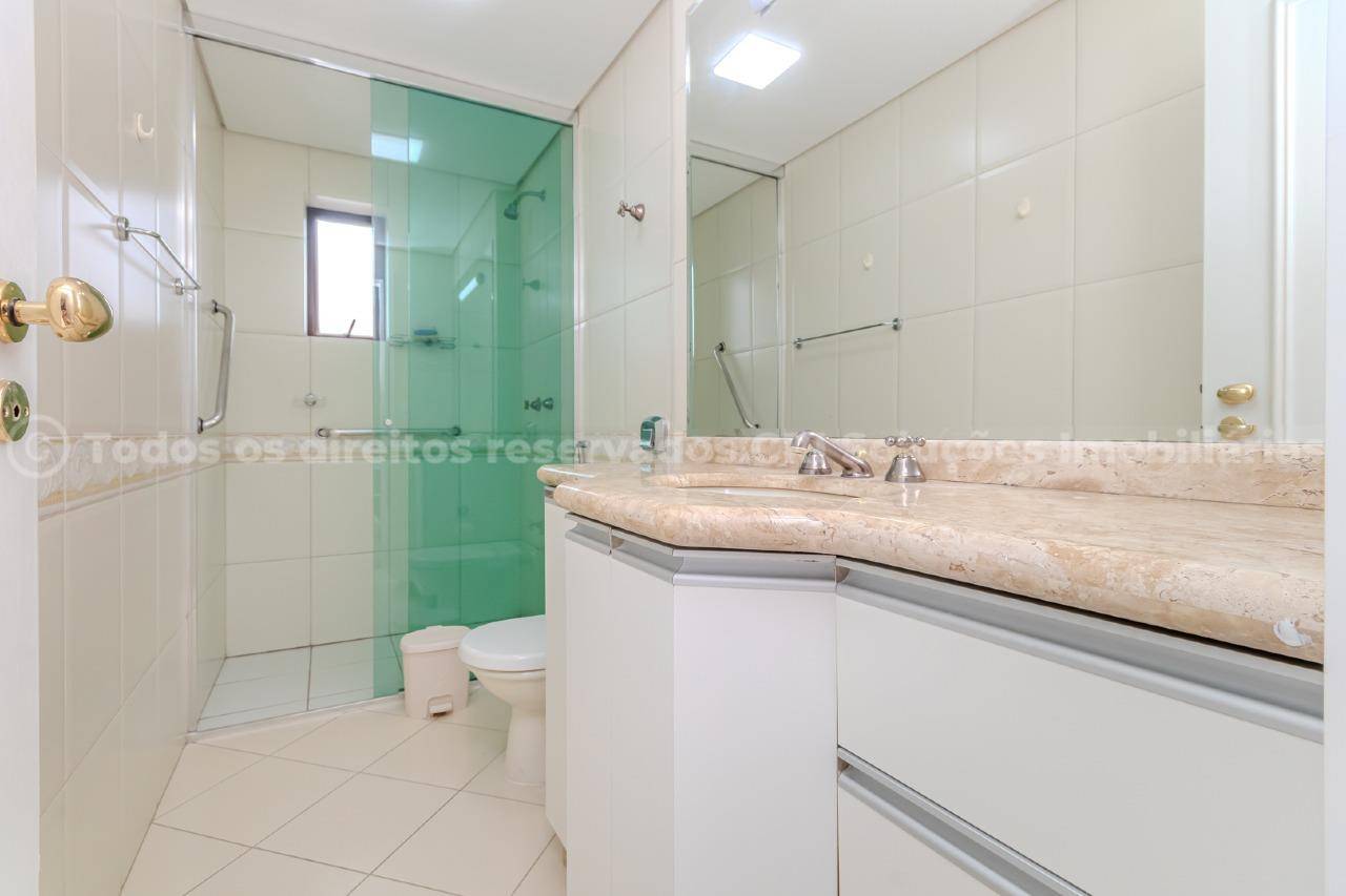 Foto do imóvel Apartamento Vista Mar Mobiliado á venda com 04 dormitórios no Edifício Solar Grimaldi em Balneário Camboriú
