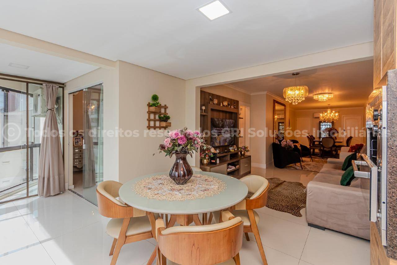 Foto do imóvel Apartamento Mobiliado com 03 Suítes á venda no Edifício Sunshine em Balneário Camboriú