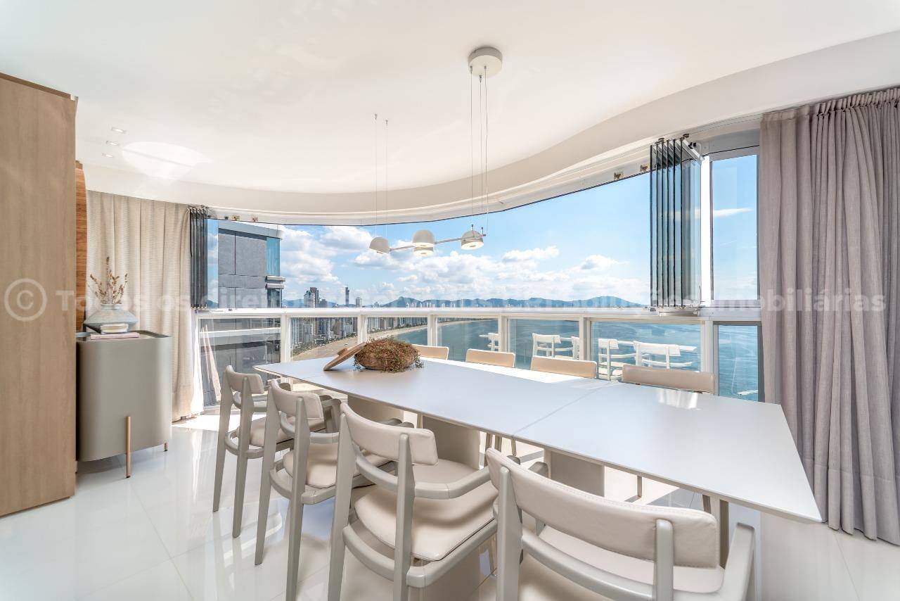 Apartamento Mobiliado no Edifício Ibiza Towers com 04 suítes na Barra Sul em Balneário Camboriú
