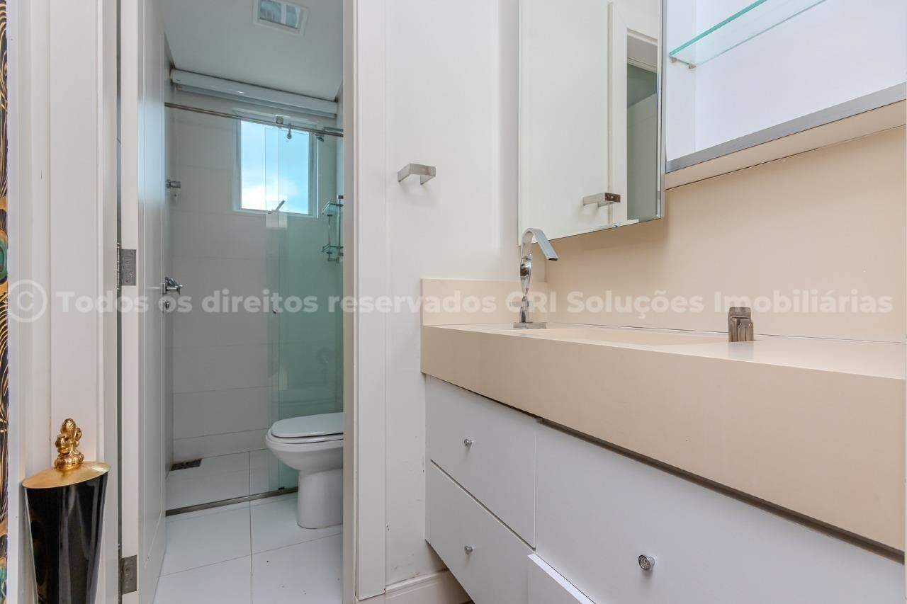 Foto do imóvel Apartamento Mobiliado com 04 dormitórios á venda no Villa Serena com Vista Mar em Balneário Camboriú 