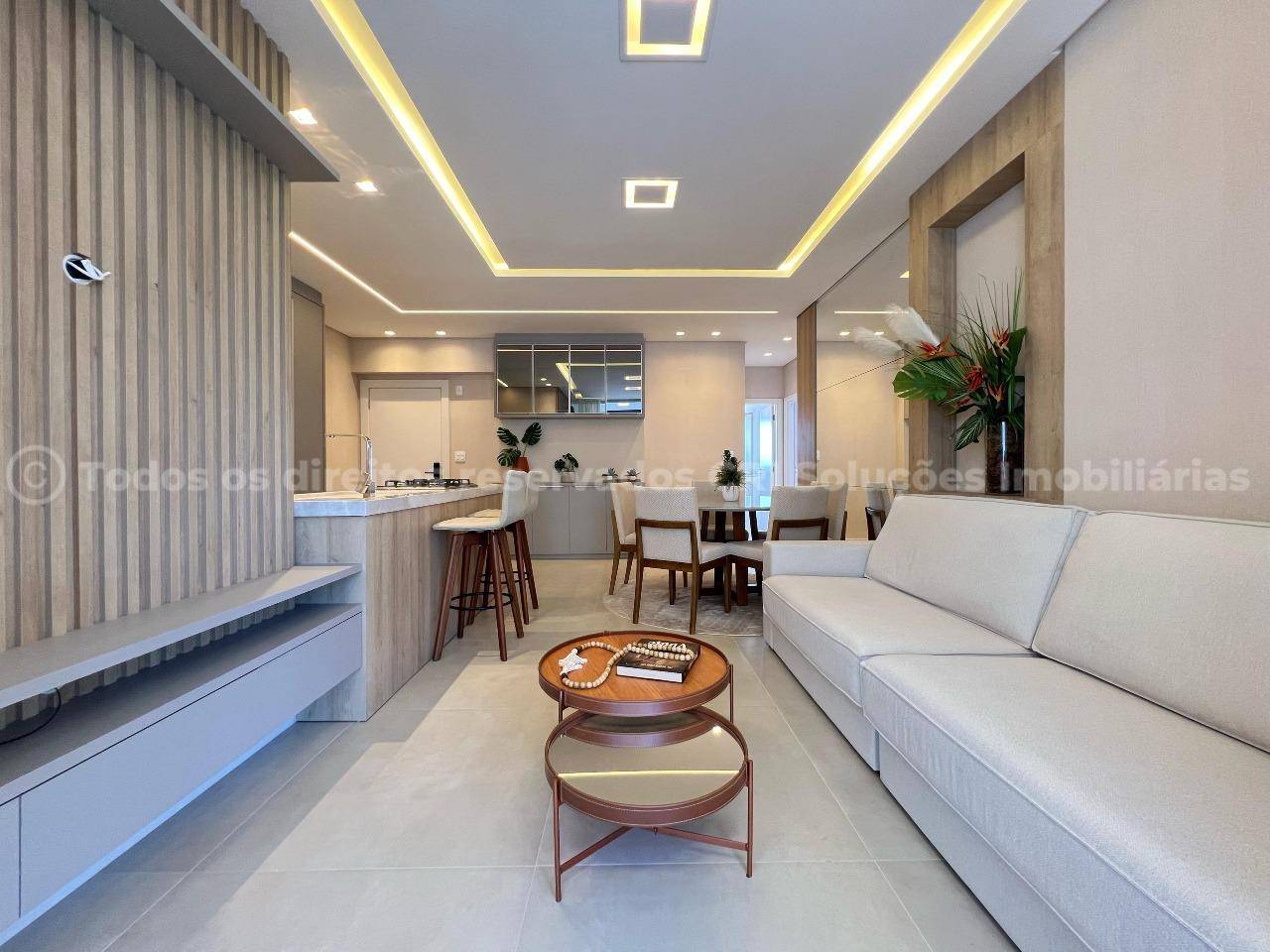 Apartamento com 3 suítes e 3 vagas no Edifício Pleniluni na Meia Praia em Itapema