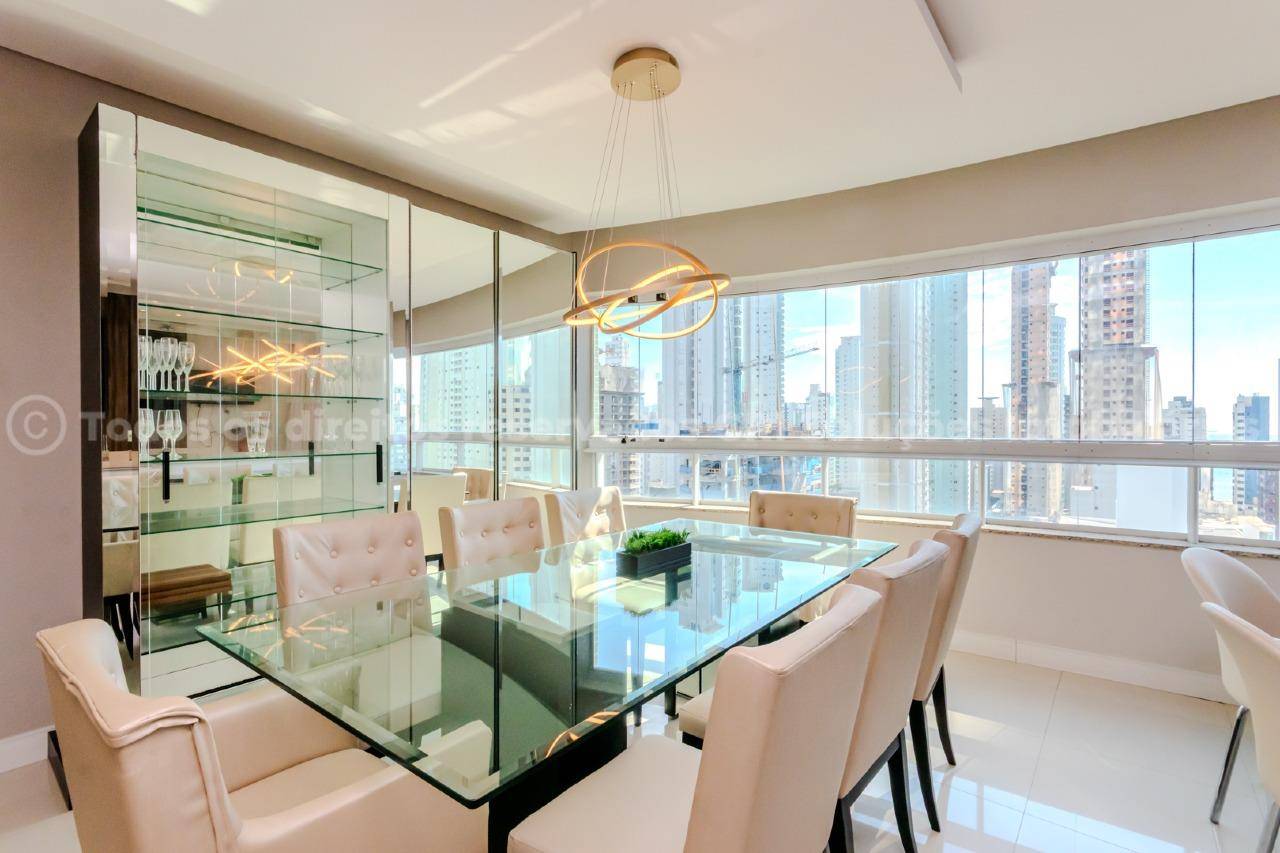 Foto do imóvel Apartamento Mobiliado de 3 Quartos no Edifício Porto da Barra em Balneário Camboriú – 130m²