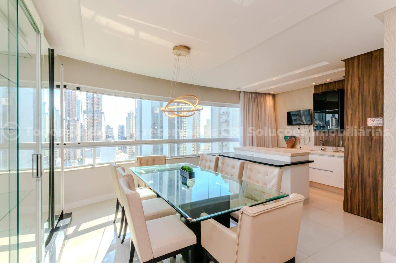 Foto do imóvel Apartamento Mobiliado de 3 Quartos no Edifício Porto da Barra em Balneário Camboriú – 130m²
