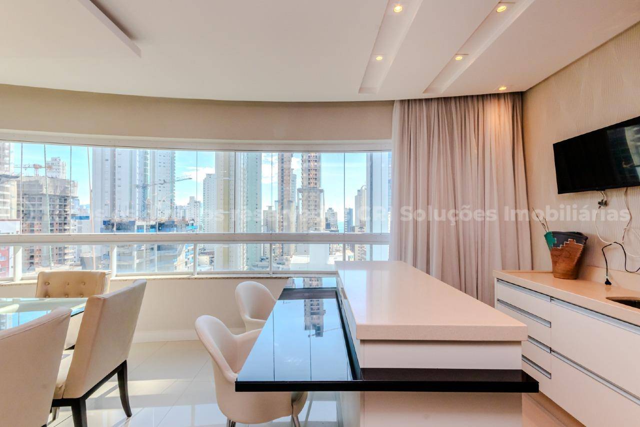 Foto do imóvel Apartamento Mobiliado de 3 Quartos no Edifício Porto da Barra em Balneário Camboriú – 130m²