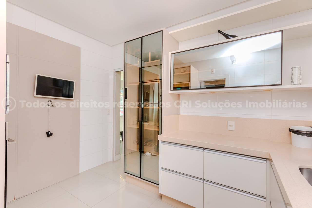 Foto do imóvel Apartamento Mobiliado de 3 Quartos no Edifício Porto da Barra em Balneário Camboriú – 130m²