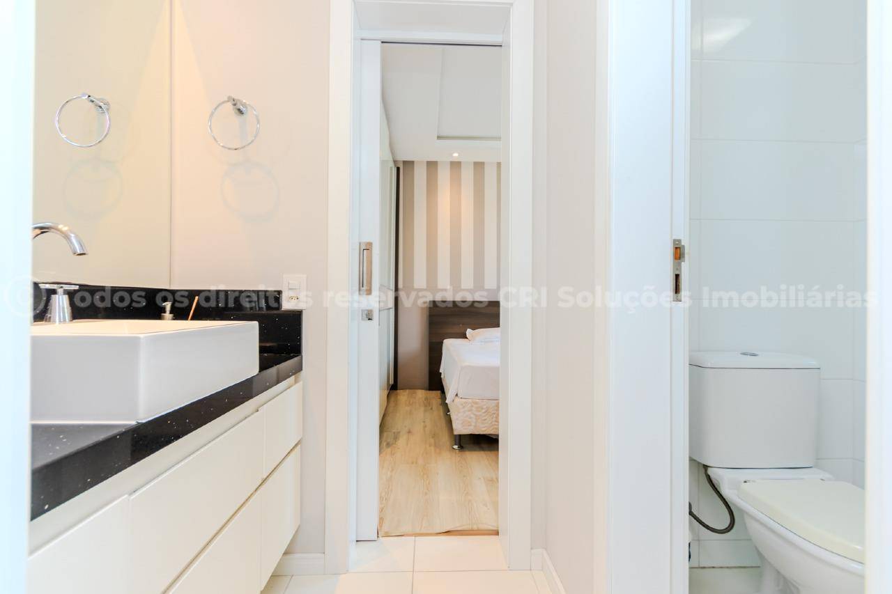 Foto do imóvel Apartamento Mobiliado de 3 Quartos no Edifício Porto da Barra em Balneário Camboriú – 130m²
