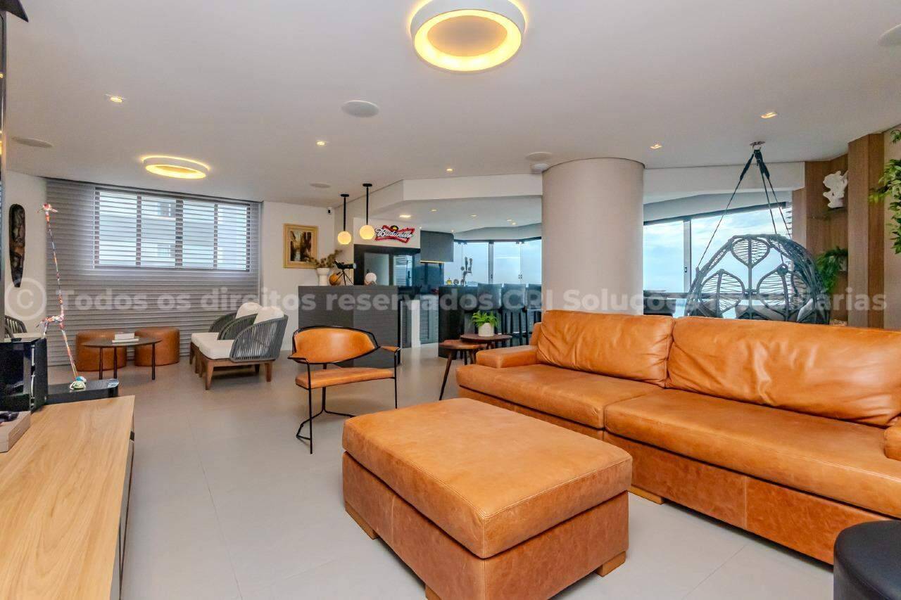 Foto do imóvel Apartamento mobiliado frehte mar com 4 Suítes no Edifício Nina Schürmann em Balneário Camboriú | Vida na praia