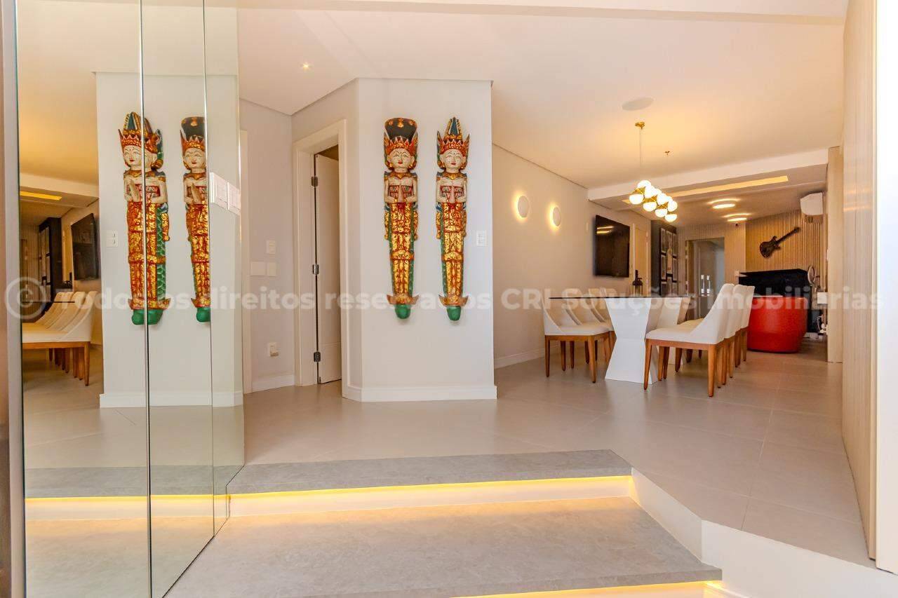 Foto do imóvel Apartamento mobiliado frehte mar com 4 Suítes no Edifício Nina Schürmann em Balneário Camboriú | Vida na praia