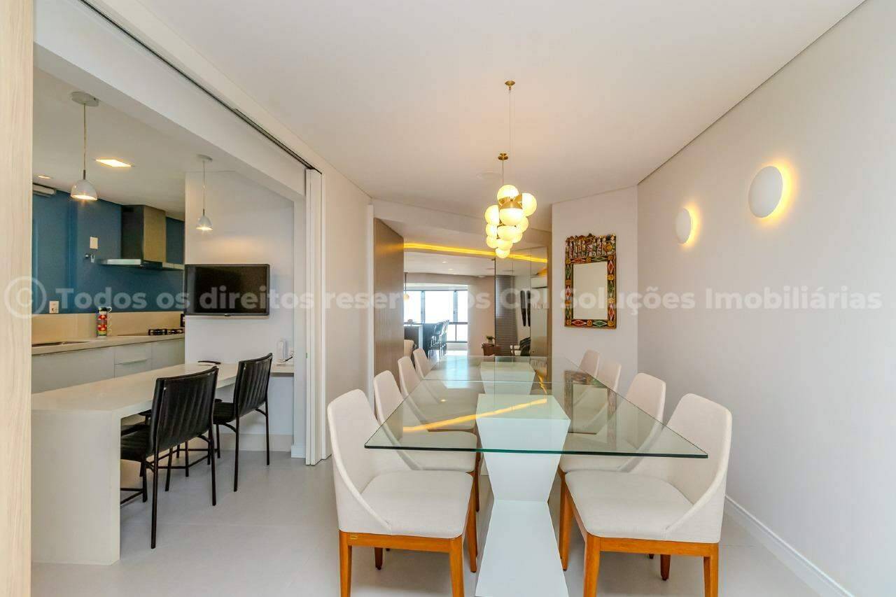 Foto do imóvel Apartamento mobiliado frehte mar com 4 Suítes no Edifício Nina Schürmann em Balneário Camboriú | Vida na praia