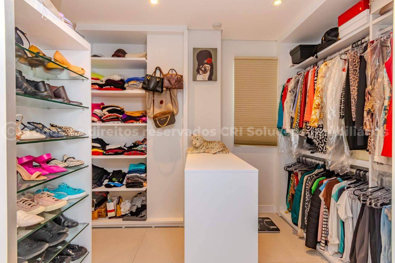Foto do imóvel Apartamento mobiliado frehte mar com 4 Suítes no Edifício Nina Schürmann em Balneário Camboriú | Vida na praia